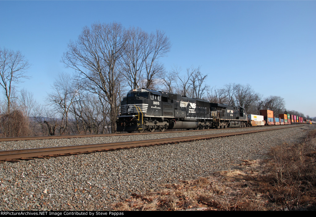 NS 1805 leads train 23Z through MP116 at Cove PA